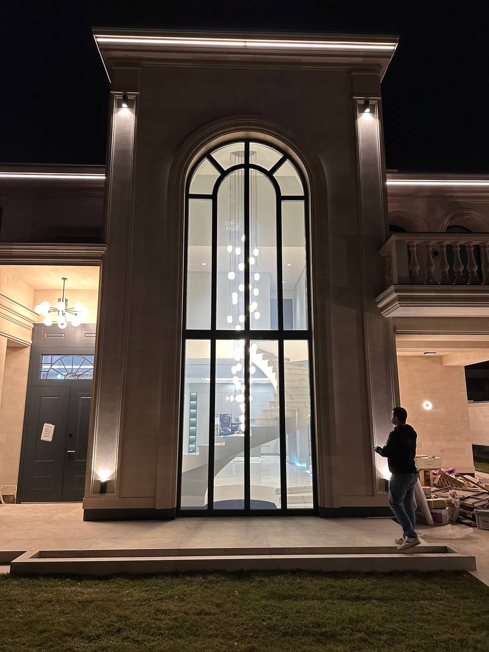 Smart Glass laminat — fereastră arhitecturală transparentă